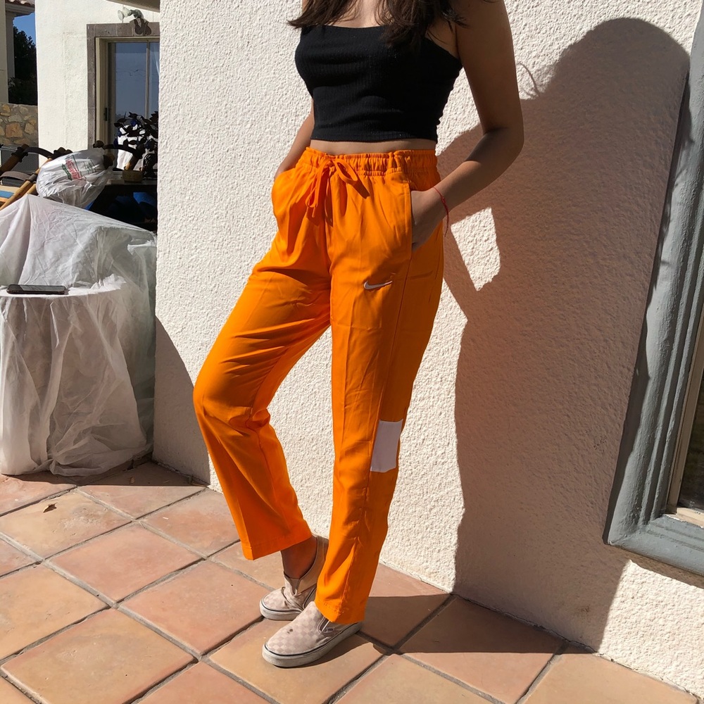 🆕 Nike Sportswear Women's Legendary Dri-FIT Pants